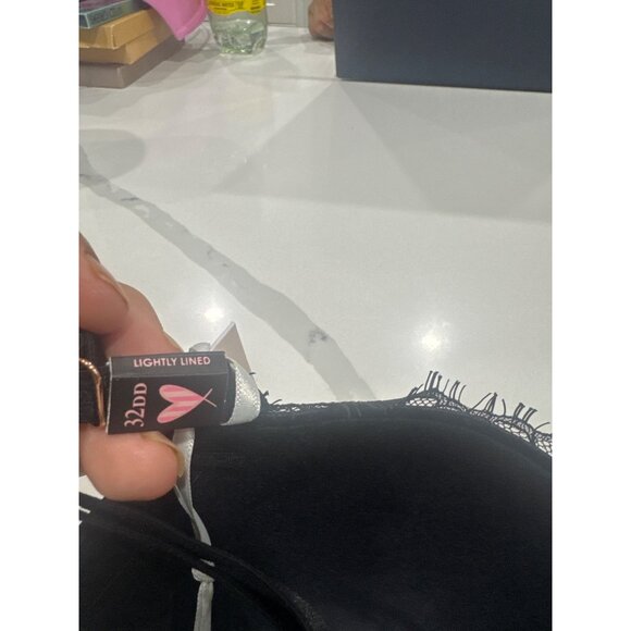 Victorias Secret Black Lightly Lined Strapless Bra 32DD With Lace Trim - Picture 3 of 4